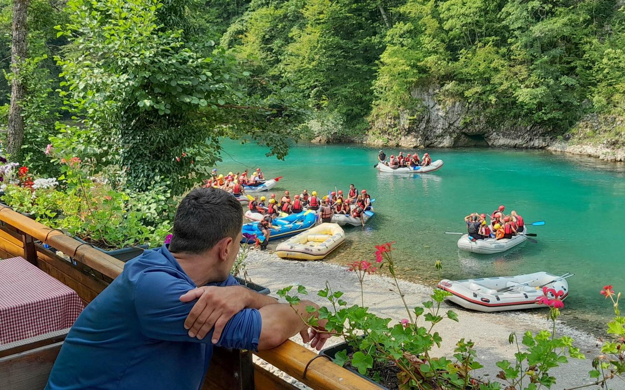 Hotel Rafting Camp Encijan Foca Esterno foto