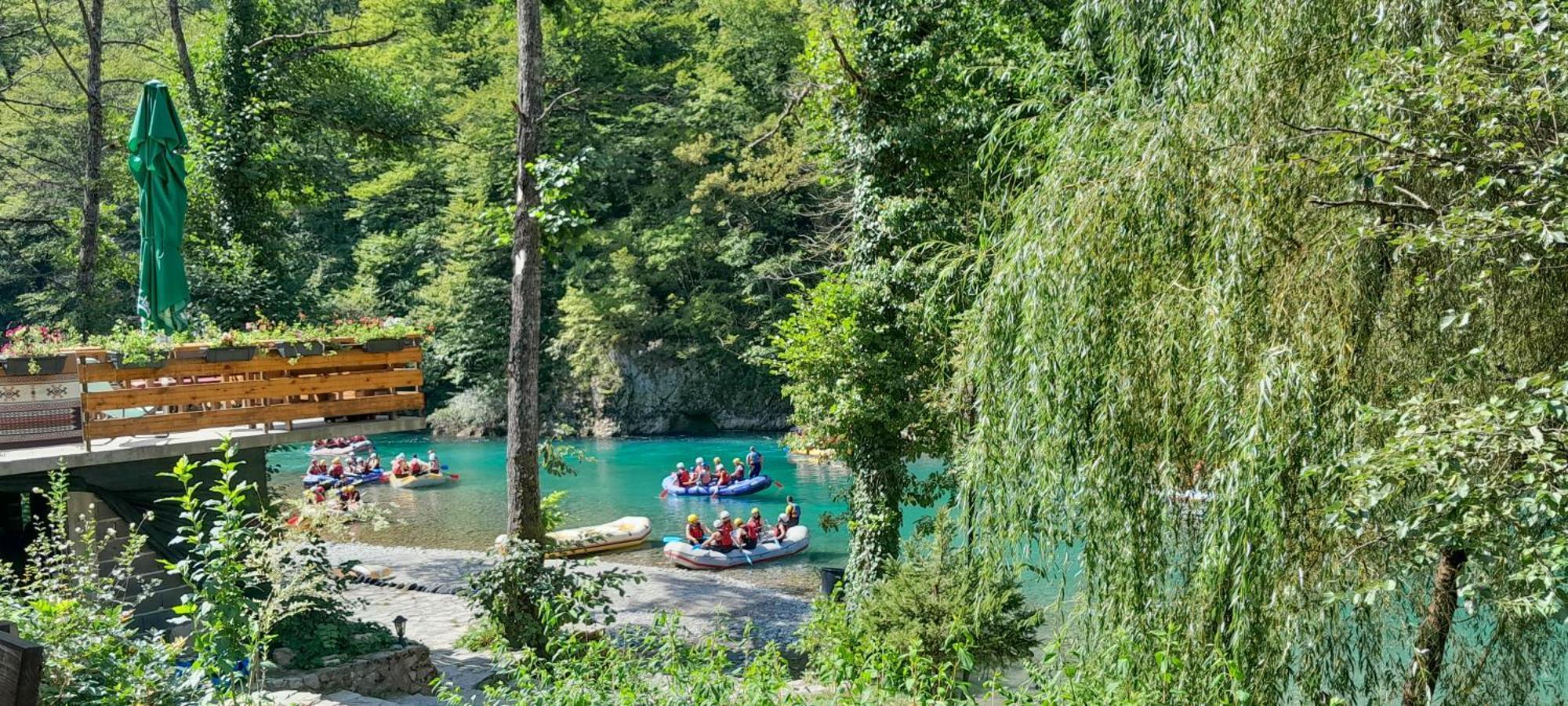 Hotel Rafting Camp Encijan Foca Esterno foto