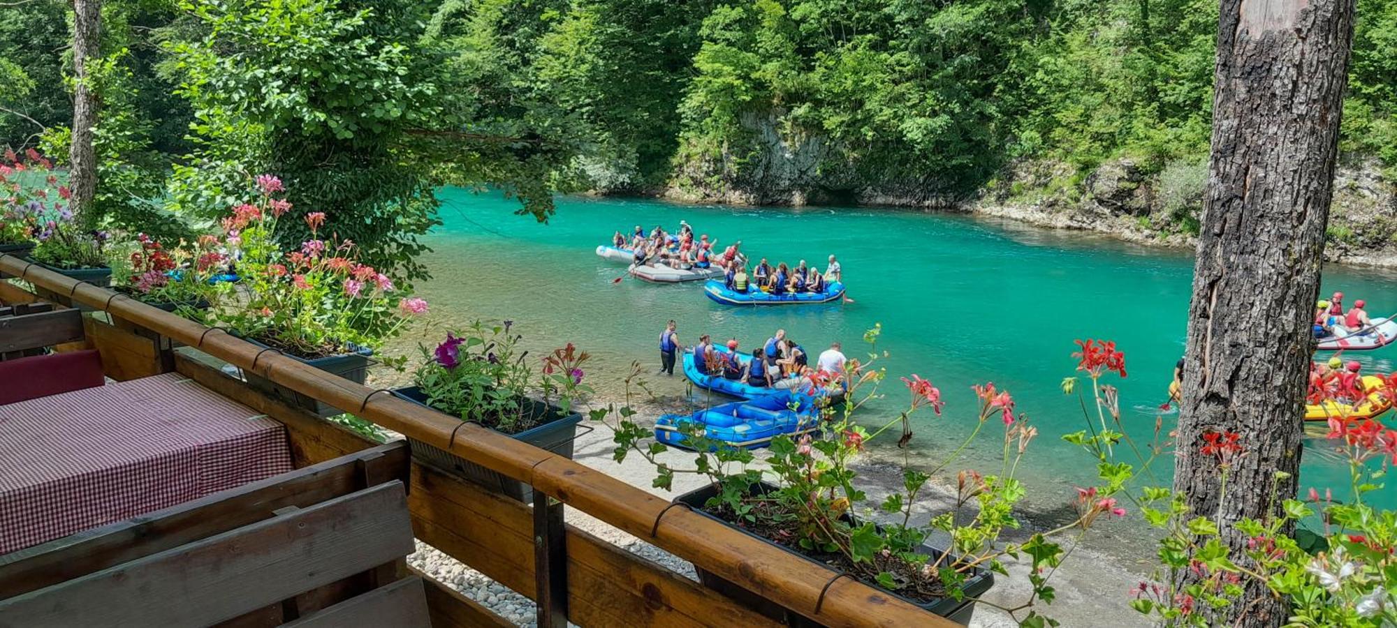 Hotel Rafting Camp Encijan Foca Esterno foto
