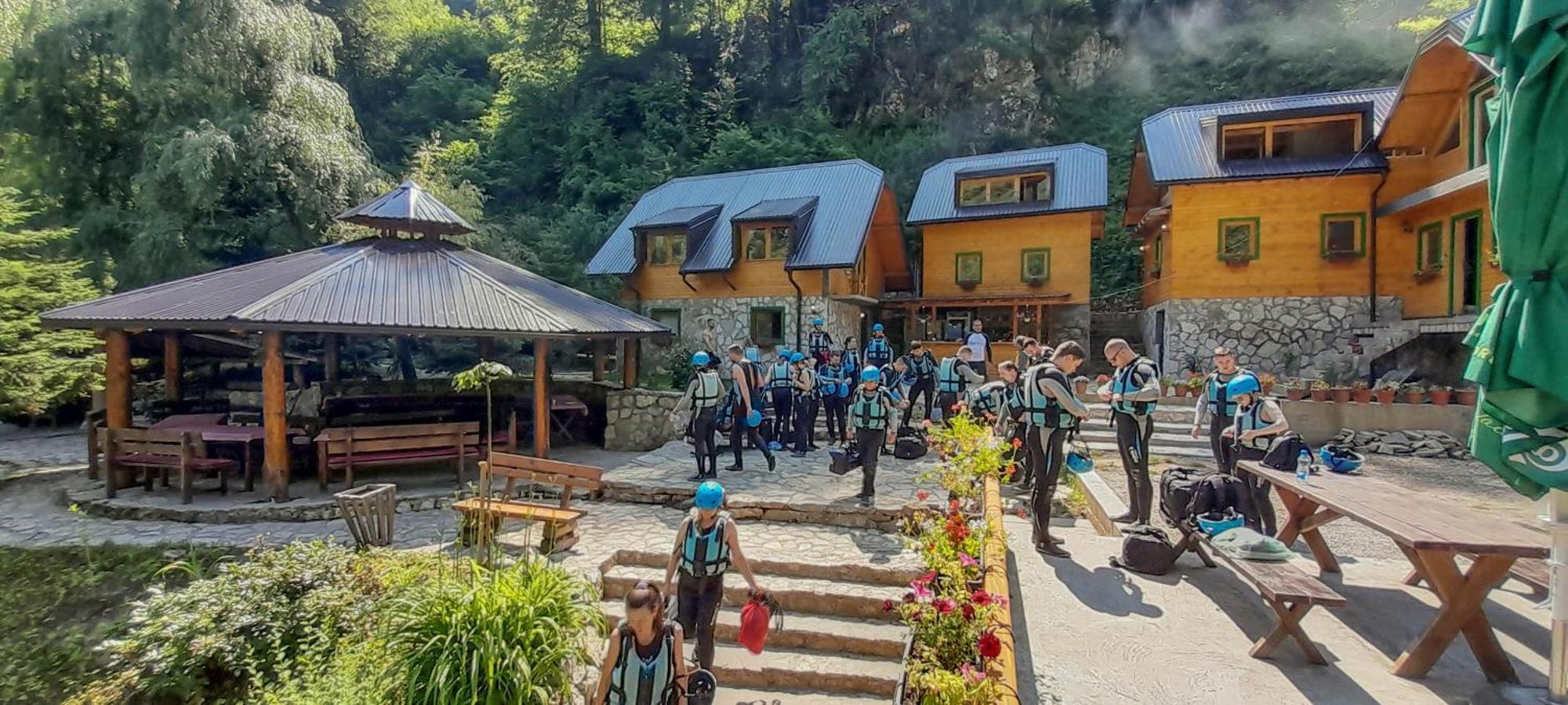 Hotel Rafting Camp Encijan Foca Esterno foto