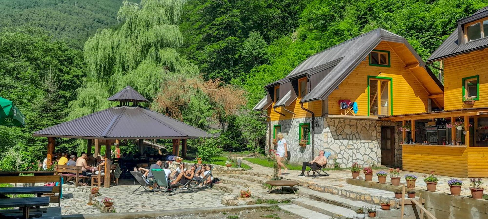 Hotel Rafting Camp Encijan Foca Esterno foto